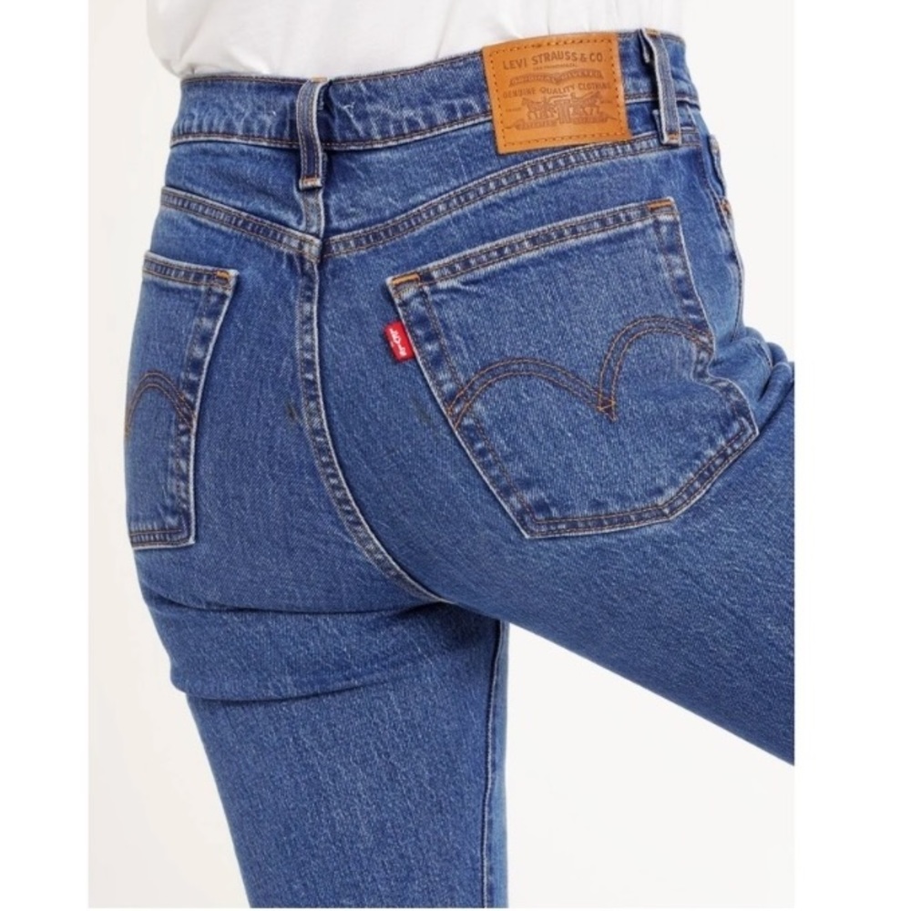 Levi’s Premium Wedgie Straight Jeans Medium Wash - Picture 12 of 13